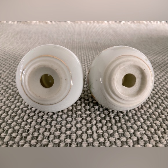 Antique Victorian salt 🧂 and pepper shakers - Picture 4 of 6